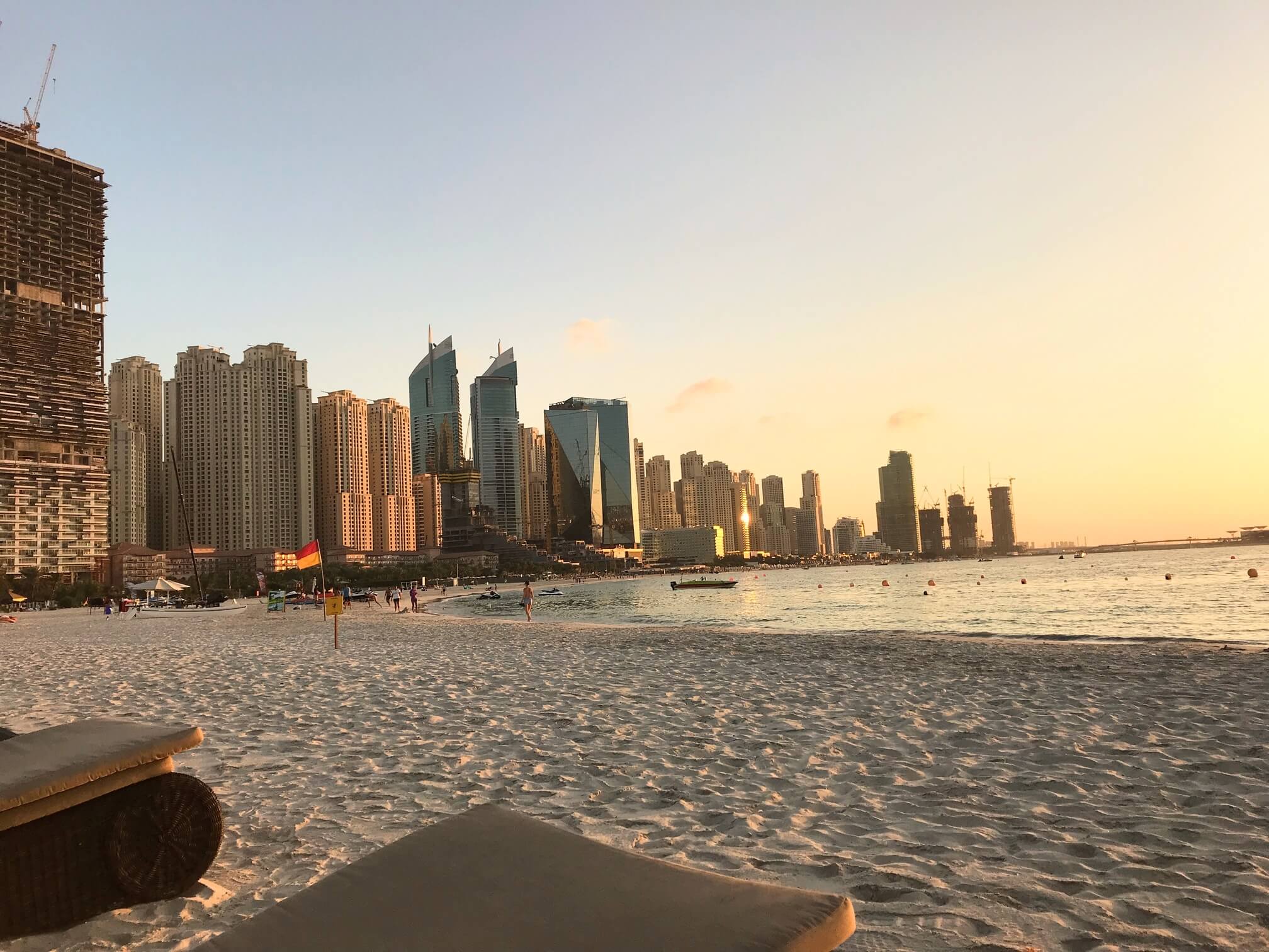 Marinaen i Dubai set fra Jumeirah stranden – Zero Gravity